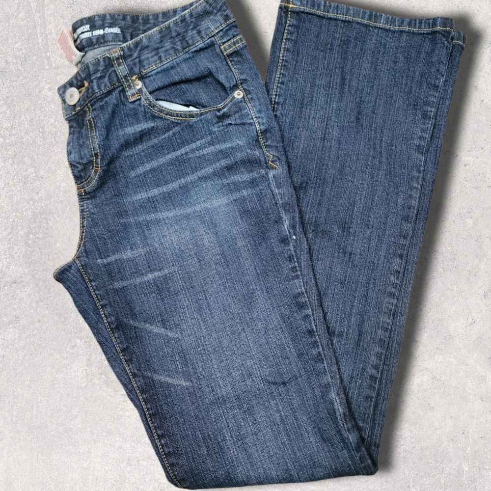 Mossino Slim Bootcut Size 9